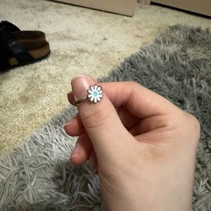 Dainty Flower Ring